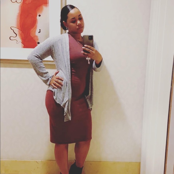 Meet your Posher, Emily - Picture 2 of 5